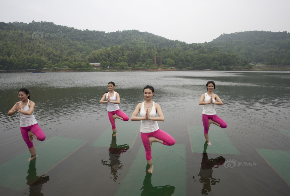 水上瑜伽第一人 67612_4202898_310475.jpg