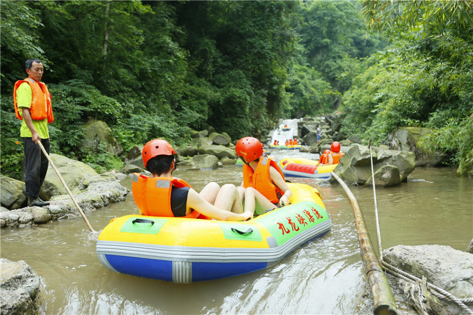 成都附近200公里以内或左右,有什么地方露营好