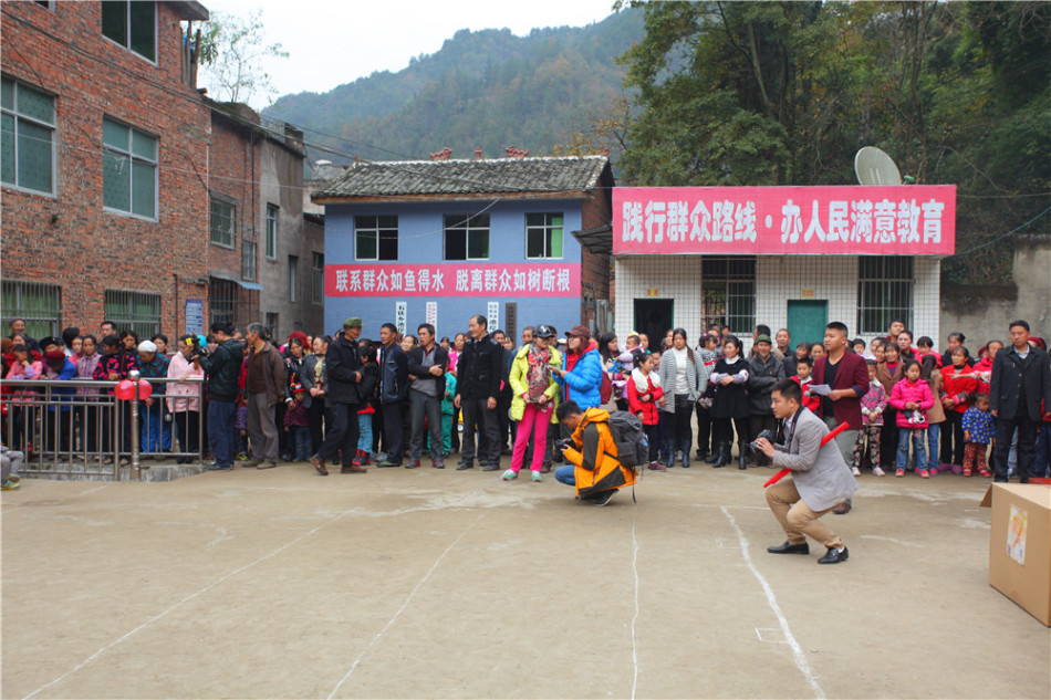 宣汉县一共有多少人口_嘉峪关一共有多少人口