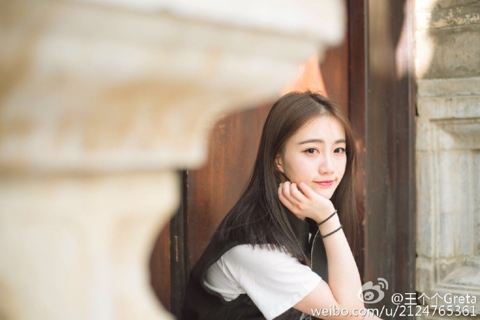 微博校花给路人口_黄晓明密会深大校花温心最新 温心微博解释十几个人一起吃