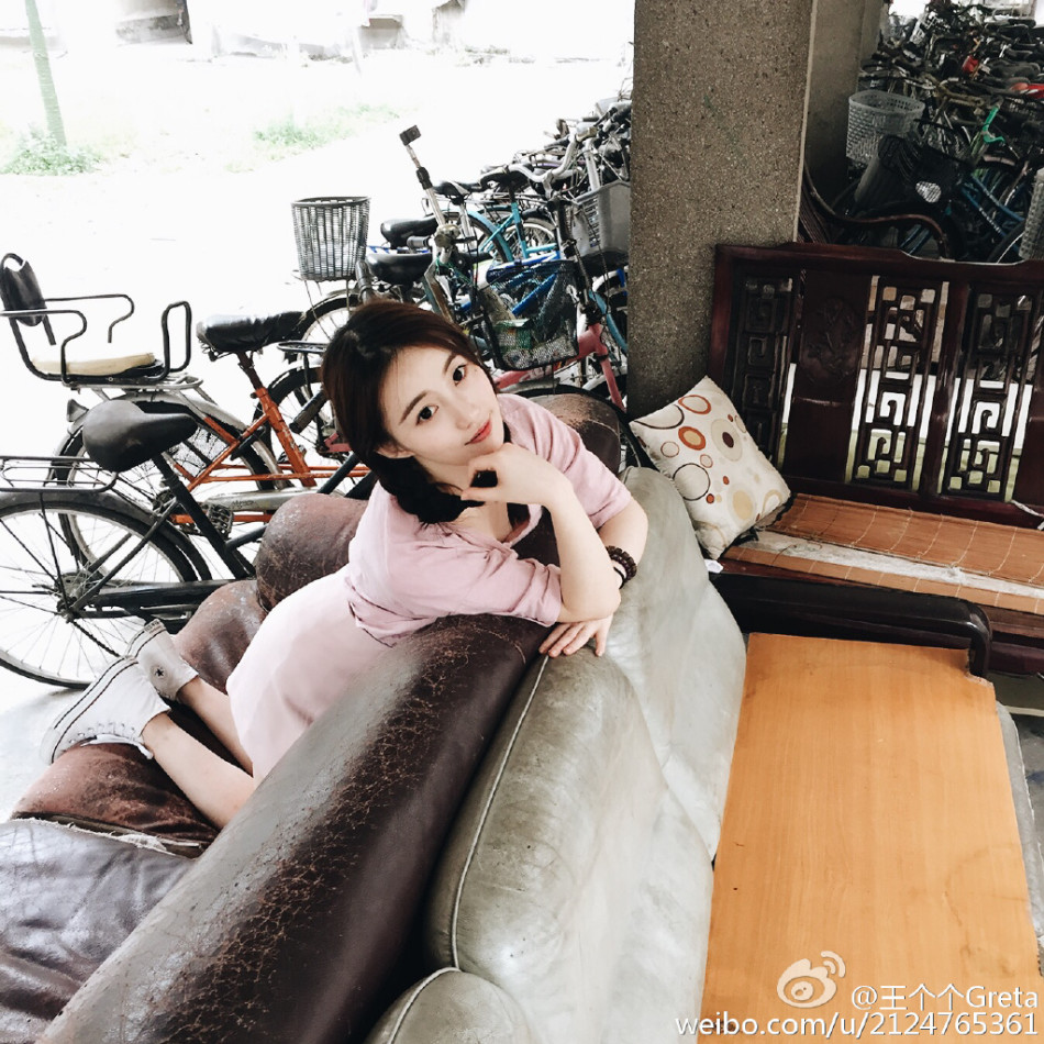 微博校花给路人口_黄晓明密会深大校花温心最新 温心微博解释十几个人一起吃