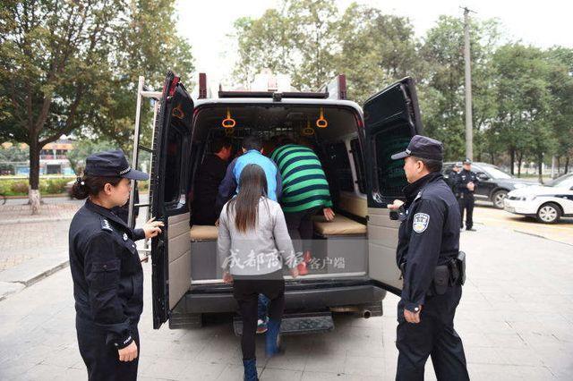 绵阳市主城区常住人口_高空置率下房价仍然居高不下,绵阳楼市唱的哪出戏(3)