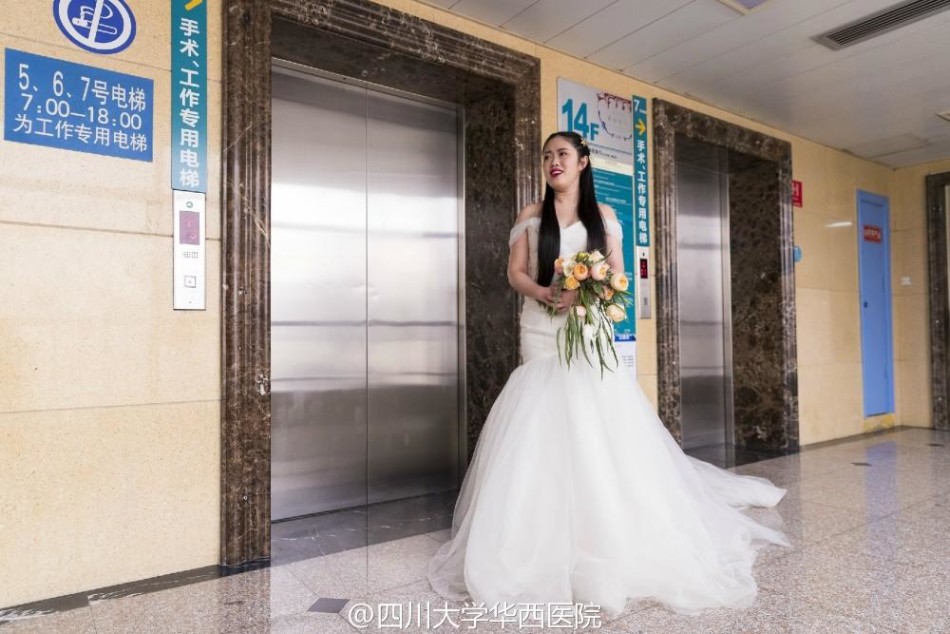医护婚纱照_疫情医护人员图片(2)