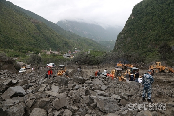 茂县叠溪镇新磨村人口_四川阿坝州茂县山体垮塌 华韩整形邀您公益同行(3)
