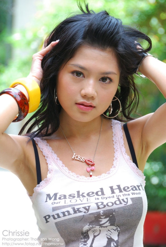 《龙》香港代言<em>周秀娜最新</em>写真 - 游戏频道|佛山