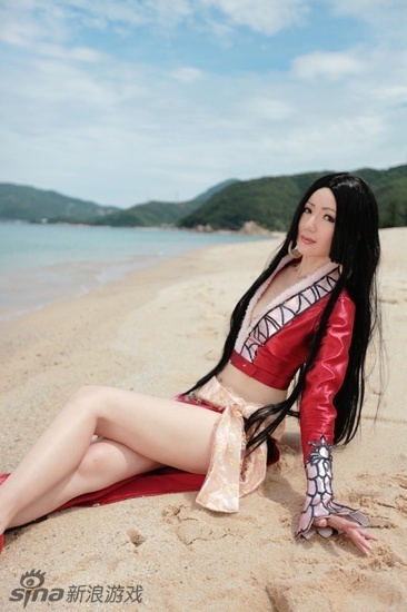 c79同人海贼王女帝和女警cosplay