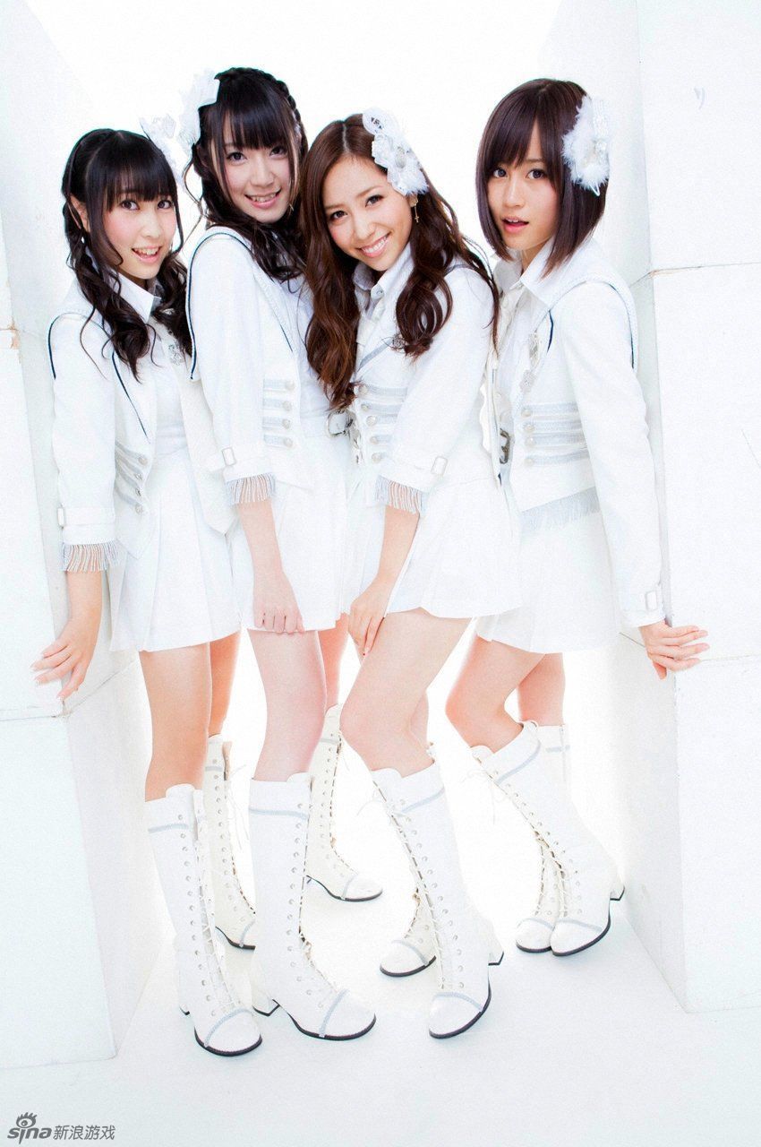 日本的少女偶像团体akb48新年特别写真