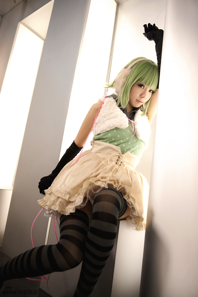 短裙丝袜的对决 雪莉露vs兰卡李 cosplay