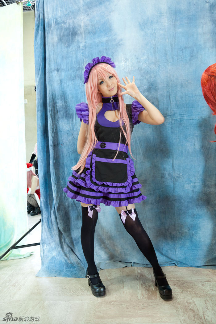 女仆装大对决 雪莉露vs兰卡李 cosplay