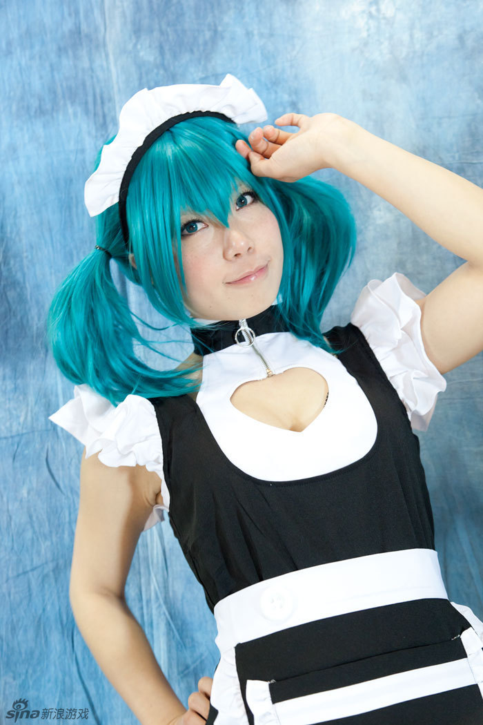 女仆装大对决 雪莉露vs兰卡李 cosplay