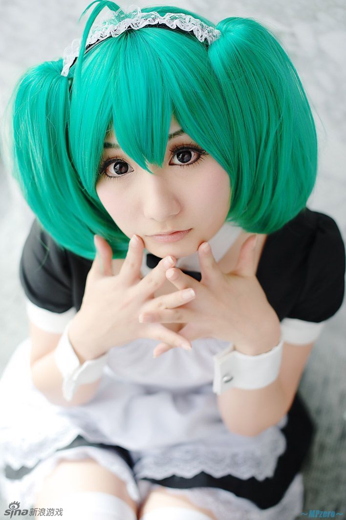 雪莉露,兰卡李双双化身女仆玩暧昧 cosplay