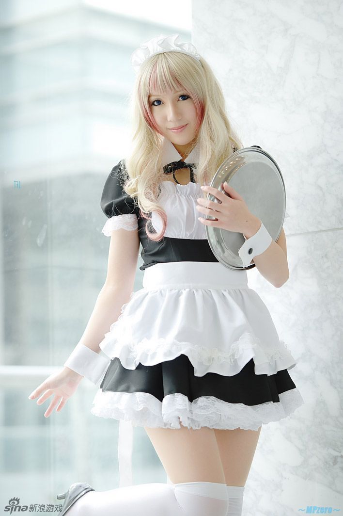 雪莉露,兰卡李双双化身女仆玩暧昧 cosplay