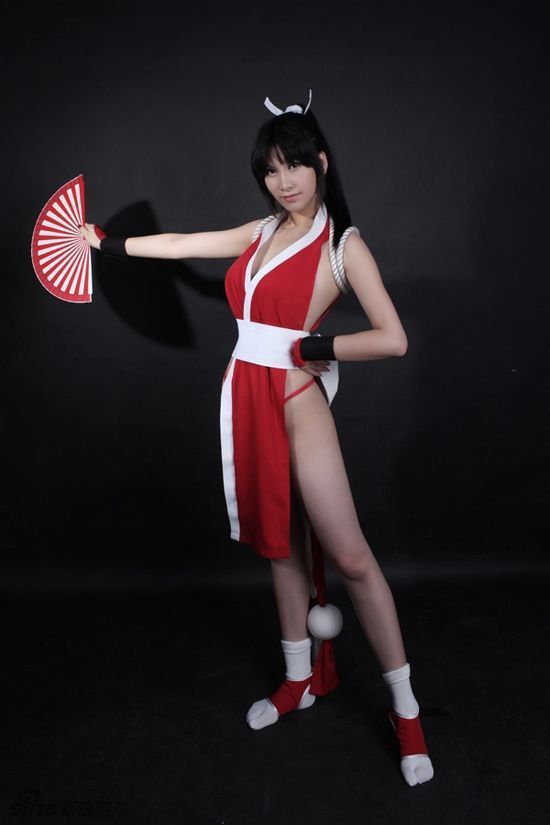 《拳皇》不知火舞真人版现身 - 游戏频道|佛山E