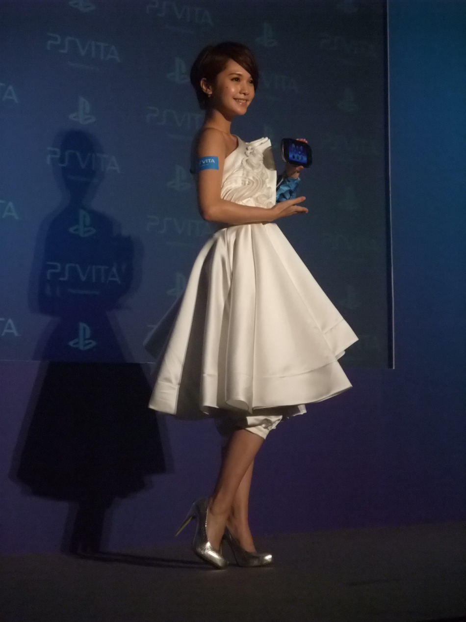 杨丞琳助阵索尼PS VITA台湾发布会 - 游戏频道