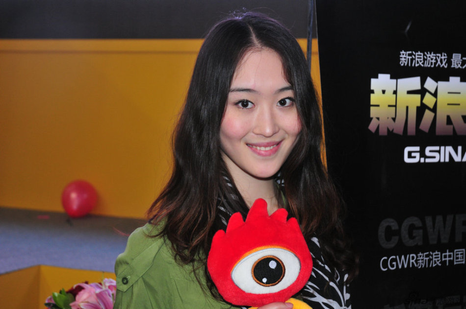 隋唐演义ol<em>美女</em>玩家团围观新浪展台 - 游戏频道