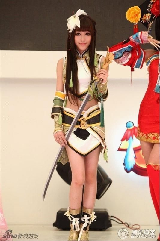 ... 白丝短裙美女_初中女生白丝配短裙_白丝短裙小