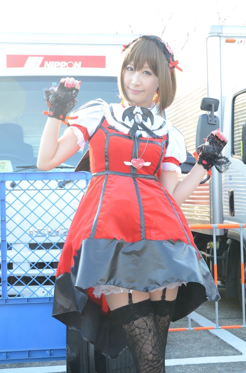 众豪乳重口齐上阵 C81同人志盛会震撼COS赏