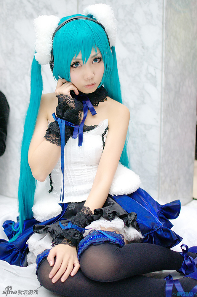 cosplay下限极致美腿,艾米莉亚cosplay 又见美腿黑丝 初音未来cosplay