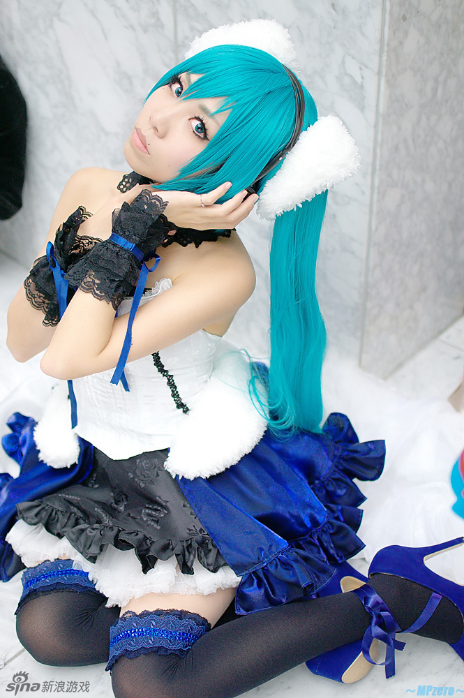 cosplay下限极致美腿,艾米莉亚cosplay 又见美腿黑丝 初音未来cosplay
