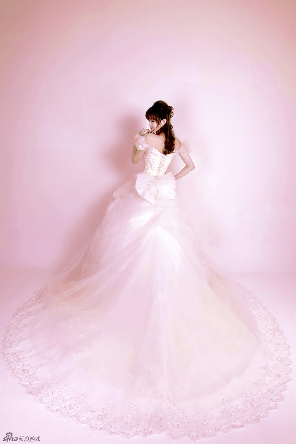 魏彦妮婚纱照写真