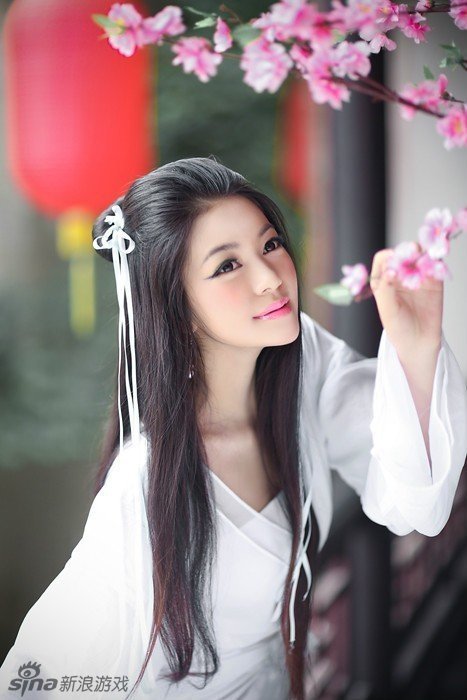 寻找梦中杨过 冷艳美女coser化身白衣小龙女
