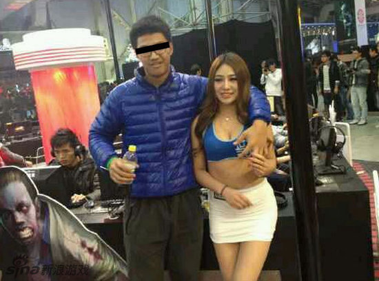 脱内衣教学_美女内衣内裤半脱图片(3)