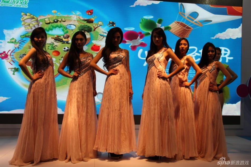 完美世界长裙<em>美眉</em>齐<em>站台</em> - 游戏频道|佛山E家