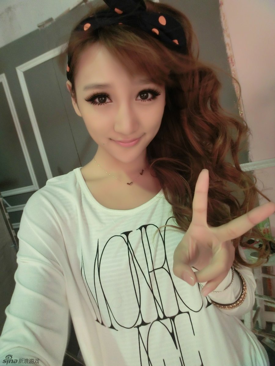 游戏<em>软妹走红</em>书展 傲人上围私拍全曝光 - 游戏