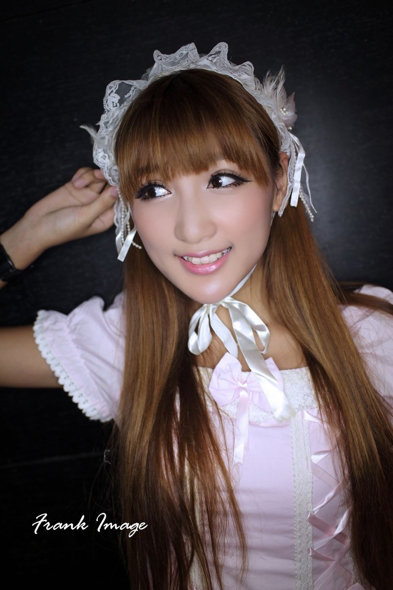 游戏<em>软妹走红</em>书展 傲人上围私拍全曝光 - 游戏