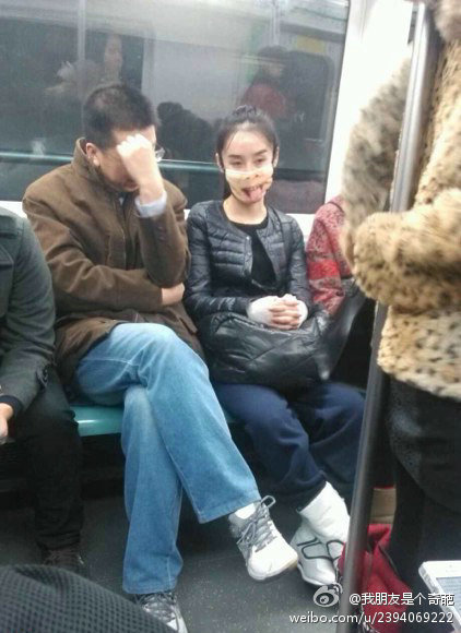 囧图:消防员看游戏忘救火 宅男悬挂女友 - 游戏