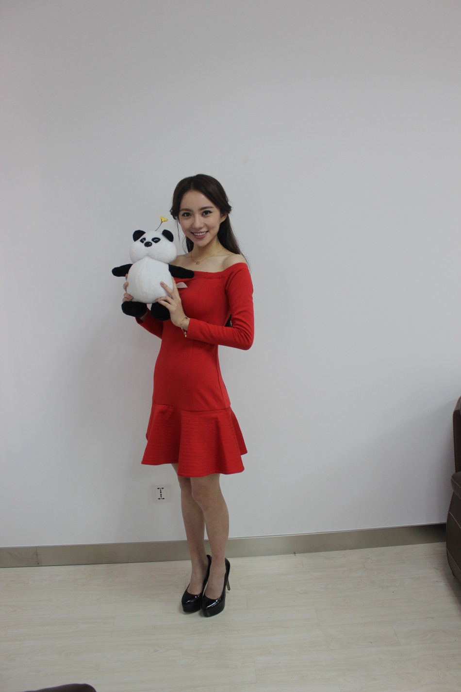 爱情公寓女神诺澜当选《醉逍遥》活动形象大使