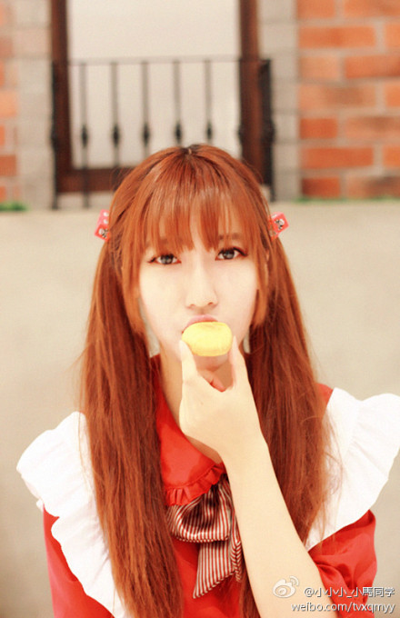 WE若风退役生活很丰富 邀漂亮妹子拍写真_Z攻