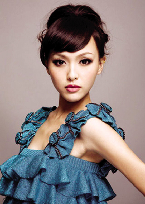 人气女星唐嫣代言网络游戏 献唱主题曲_Z攻略