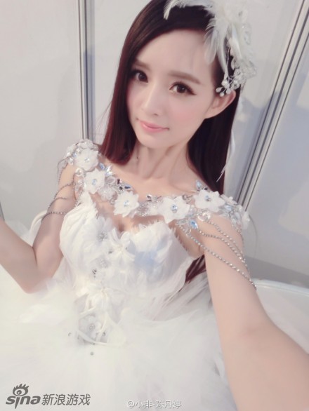 小杨幂陈丹婷代言游戏玩cos