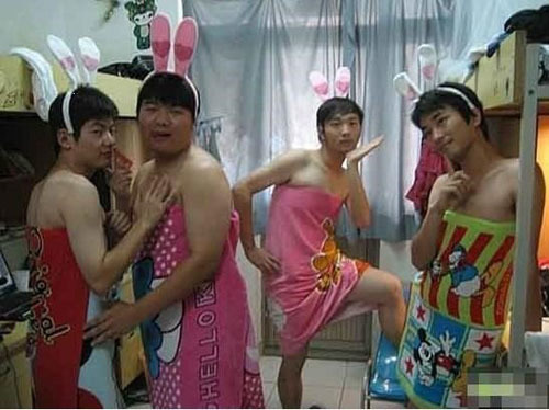  大学 宿舍奇葩多  校园趣事 囧图集 - 游戏频道|佛