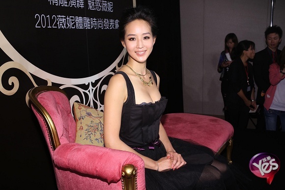 游戏发布会冠名痞子英雄2 张钧宁出席_Z攻略-