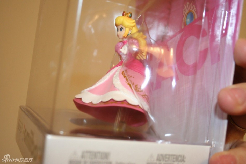 超稀有错版amiibo碧琪公主手办