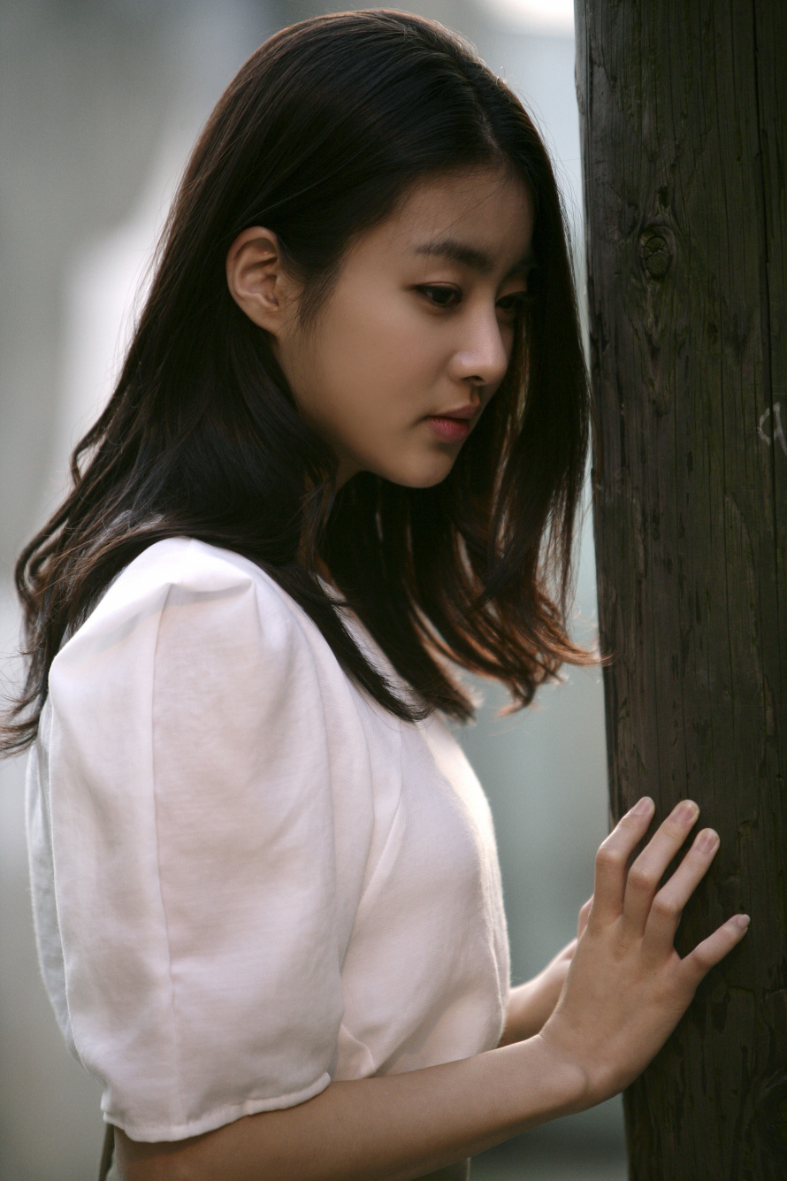 国产手游入侵南韩 性感女星姜素拉助阵代言_Z攻略-专注于游戏攻略的网站