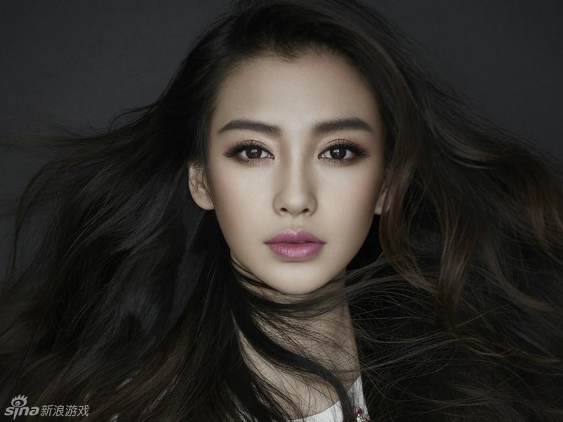 Angelababy取代柳岩为WCA世界电竞大赛代言
