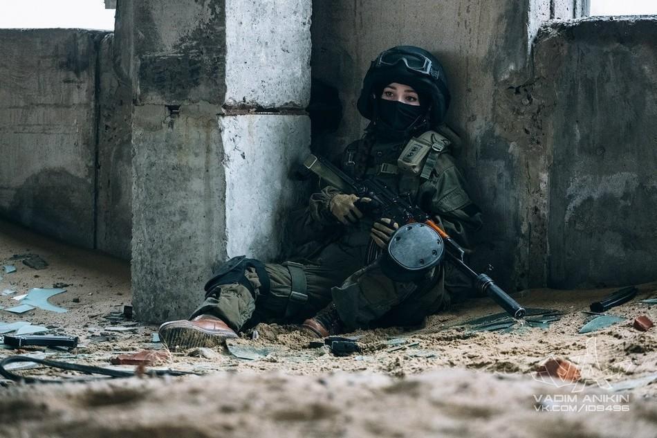 决胜时刻即视感 战斗民族正妹军装COS_Z攻略