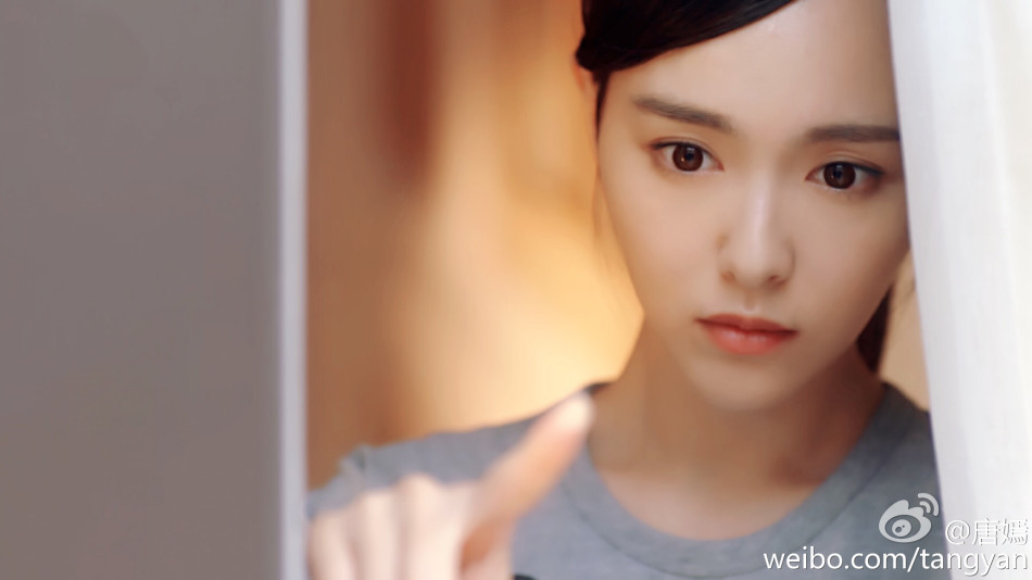 华丽转身 十亿女王唐嫣出任游戏形象代言人_Z