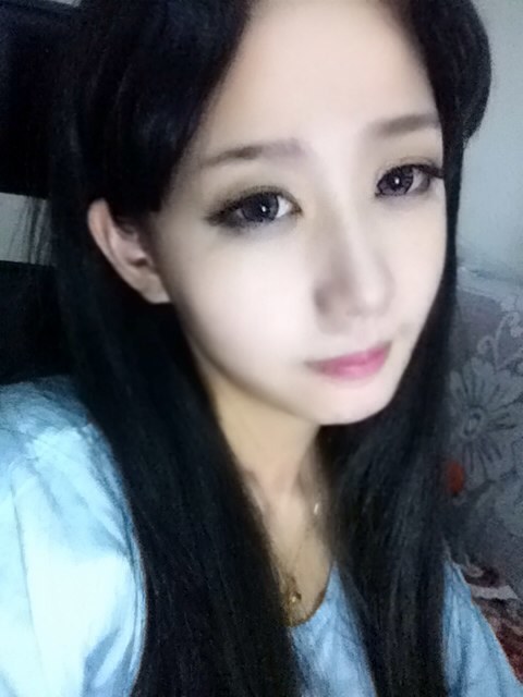 照片门女主高钰私房照 一个让论坛502的女人