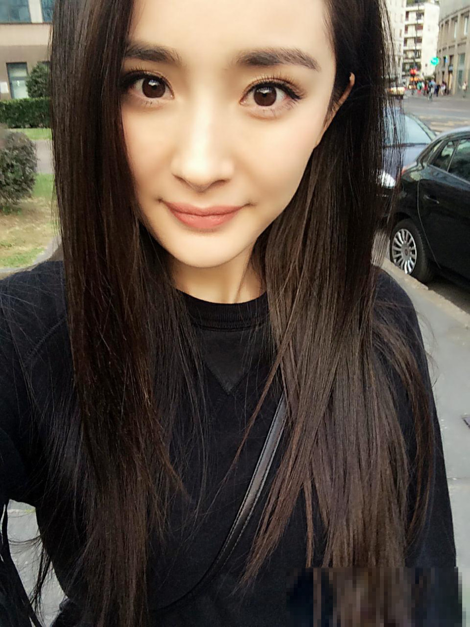 数钱数到手发软 国民女神杨幂代言手游大把捞