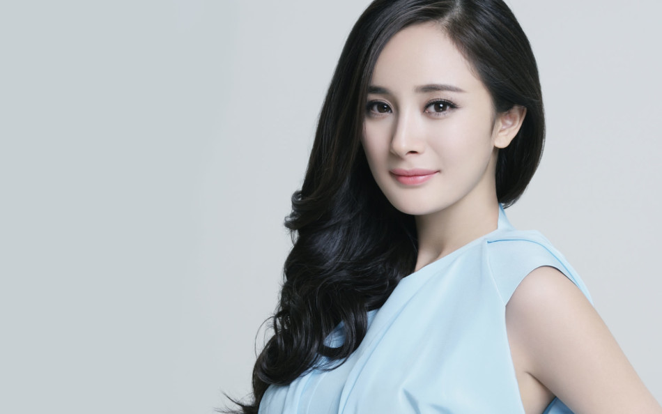 数钱数到手发软 国民女神杨幂代言手游大把捞