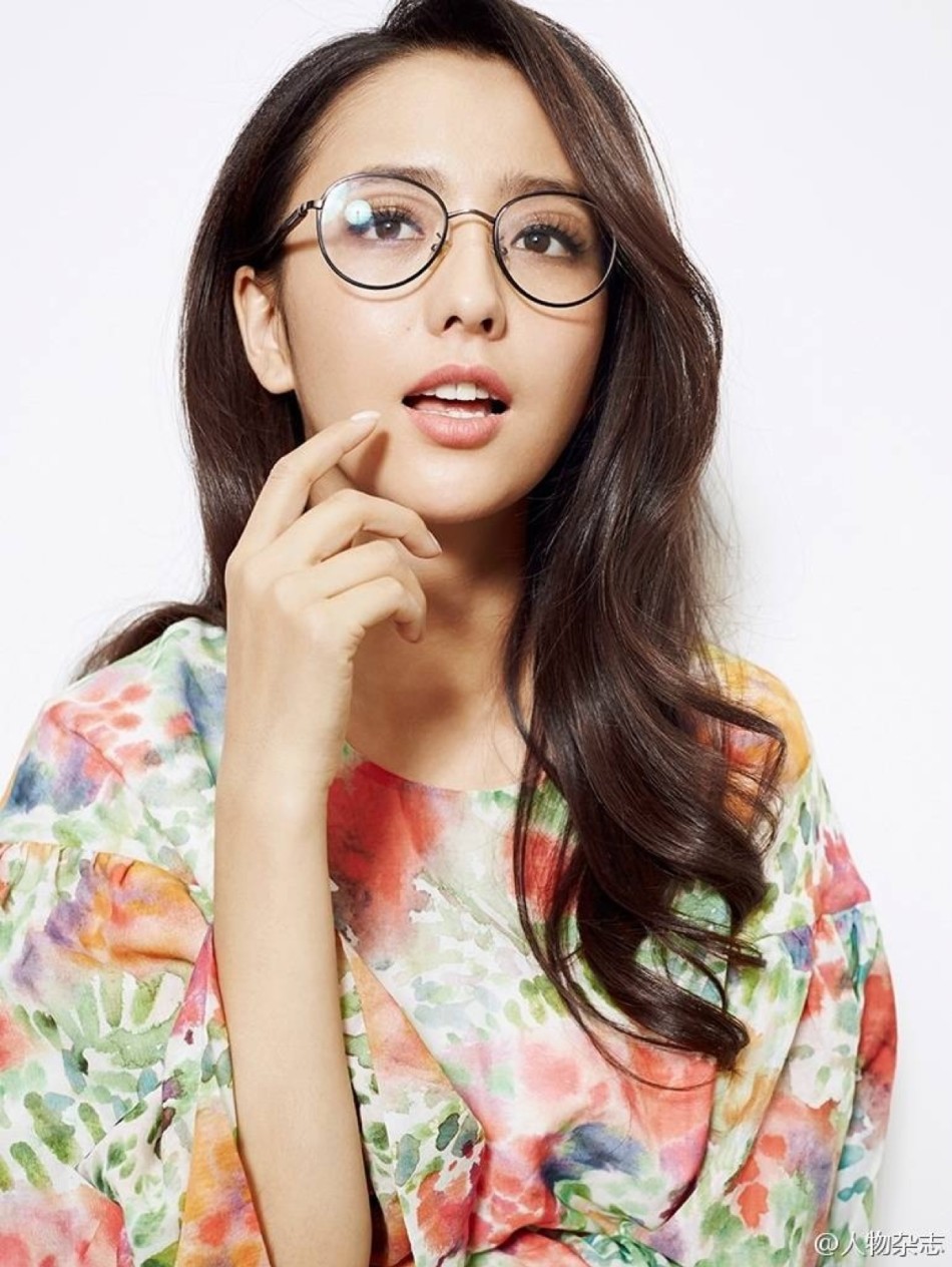 大陆人气女星佟丽娅倾情代言游戏 大玩致命诱