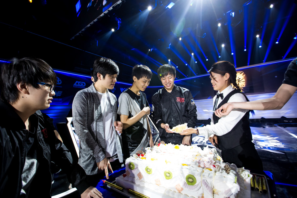 EDG战队冠军之夜现场高清图集-英雄联盟专区