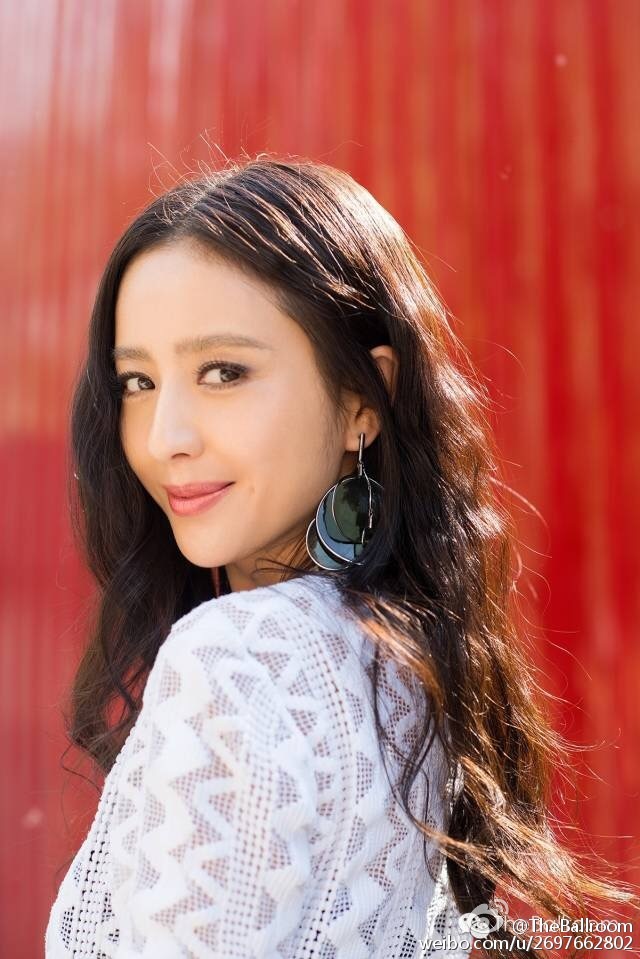 佟丽娅代言手游近日正式公测_中搜论坛_东西