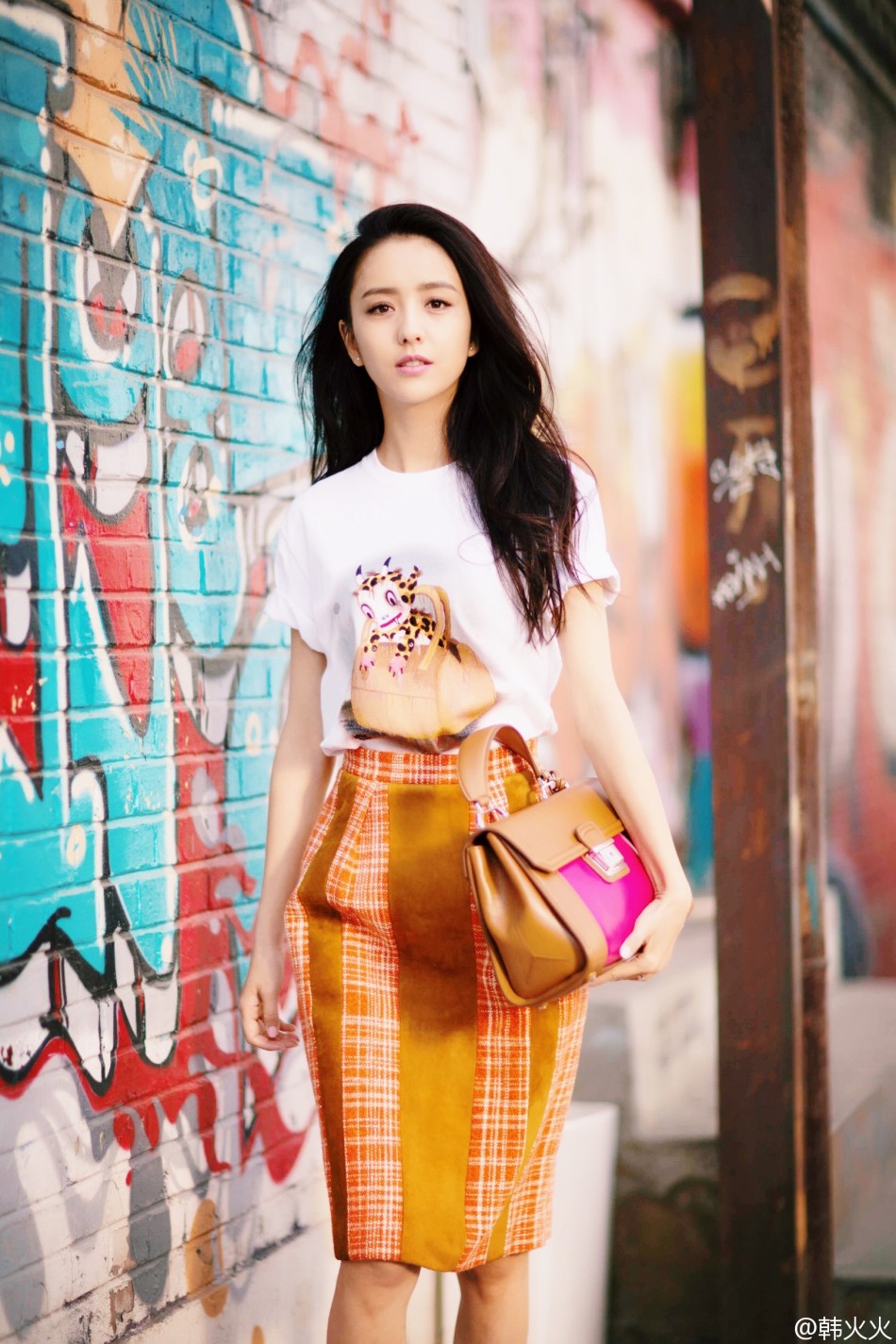 佟丽娅代言手游近日正式公测_中搜论坛_东西