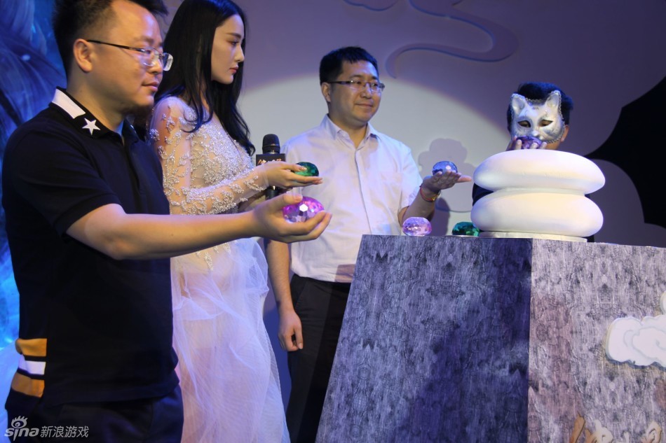 张馨予出席佛本是道发布会_Z攻略-专注于游戏