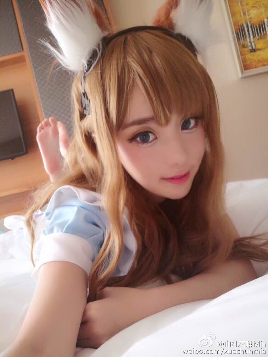 宅男女神血纯茗雅变身游戏角色